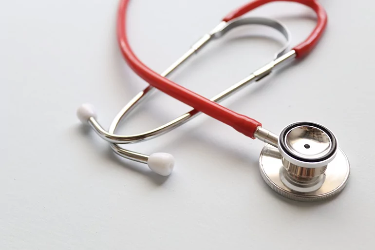 La “falta” de médicos en España