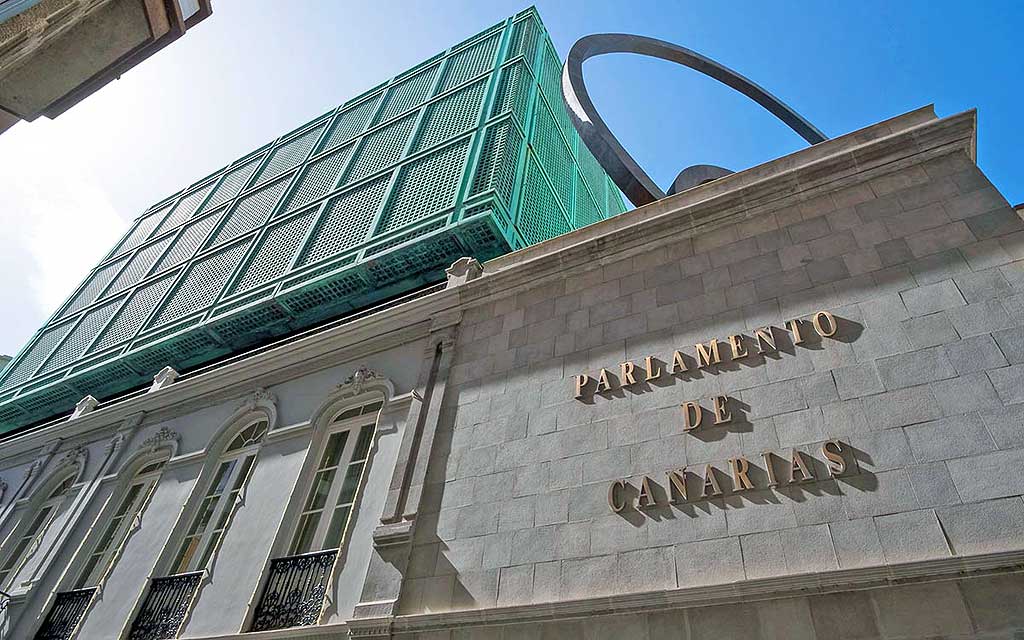 El Parlamento canario desprecia a la ciudadanía al retirar la ILP de la sanidad
